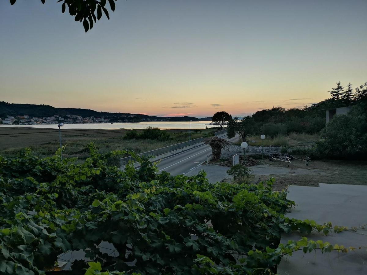 Apartmani Olivera 2 Supetarska Draga Cameră foto