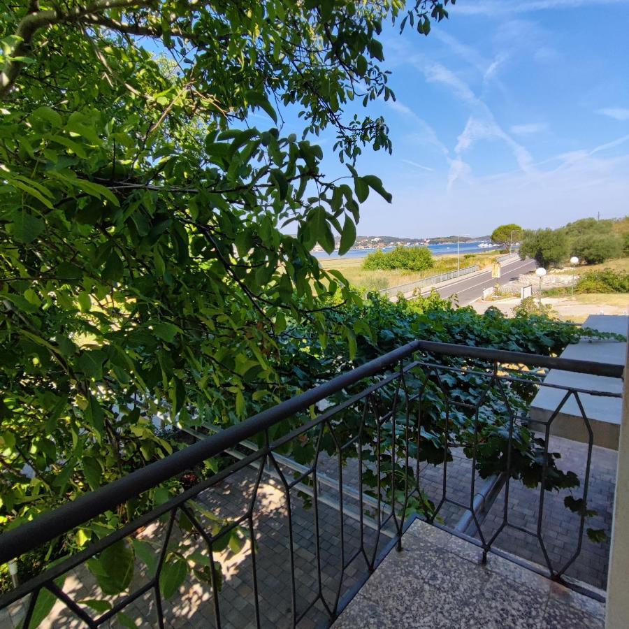 Apartmani Olivera 2 Supetarska Draga Exterior foto