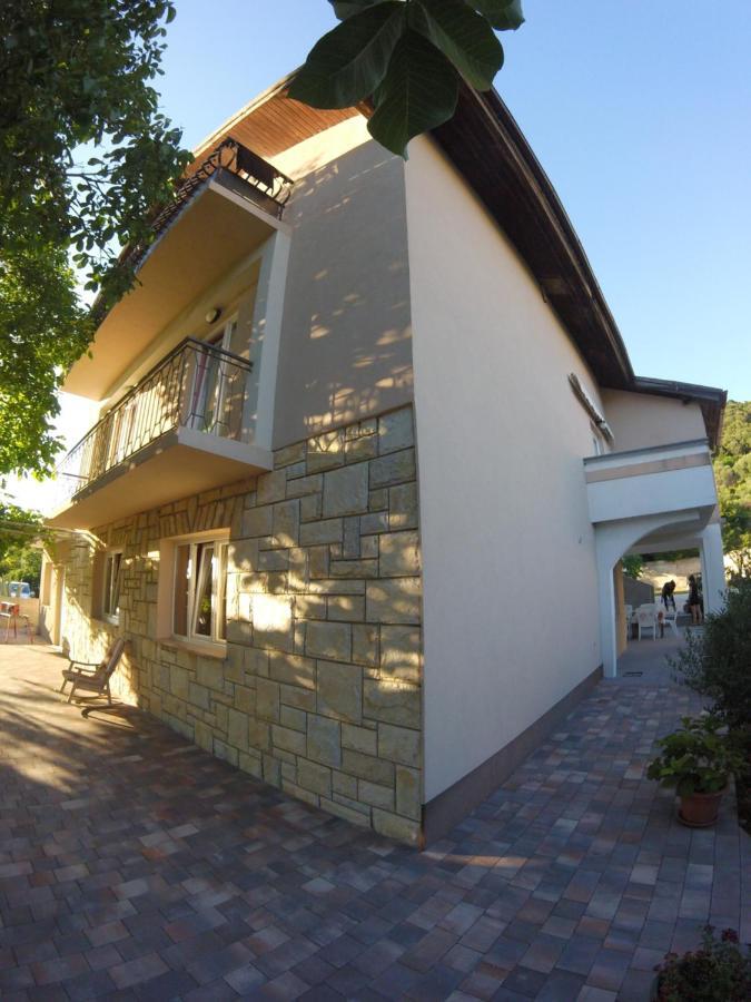 Apartmani Olivera 2 Supetarska Draga Exterior foto